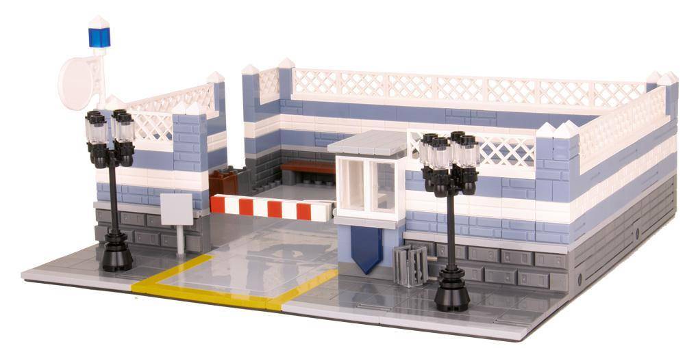 Cour avec parking pour poste de police classique (BB-101116) — Prix et comparaison | Brick Broker