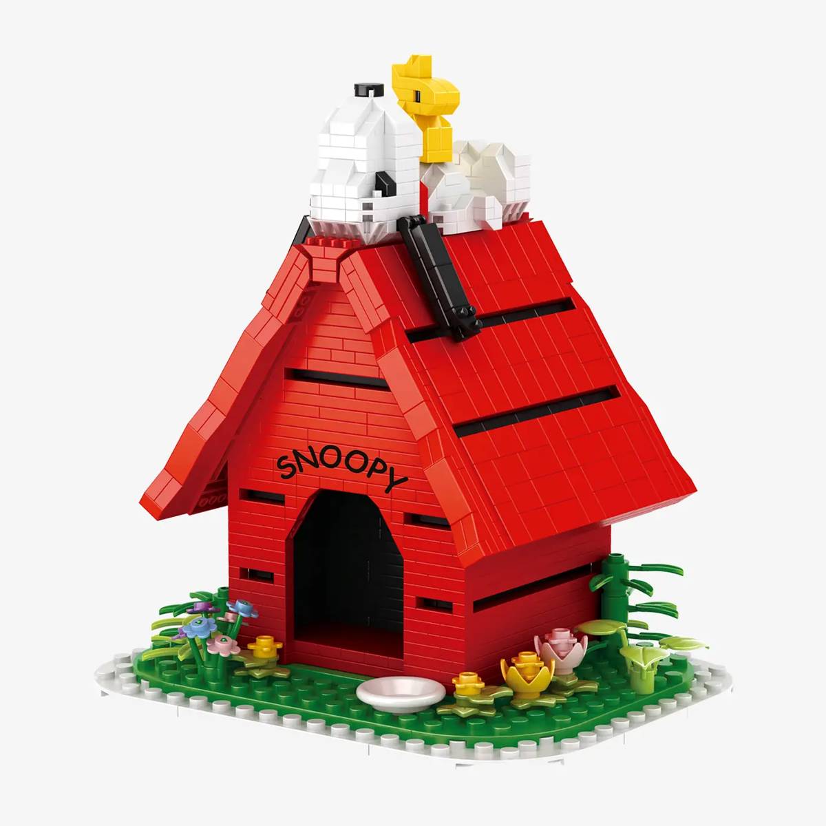 BlueBrixx Peanuts Snoopy on doghouse • DIAMOND BLOCKS