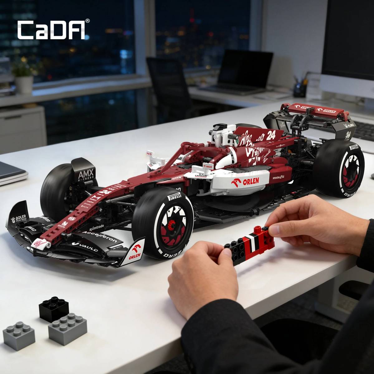 CaDA Alfa Romeo F1 Team ORLEN C42 • Set C64005W • SetDB