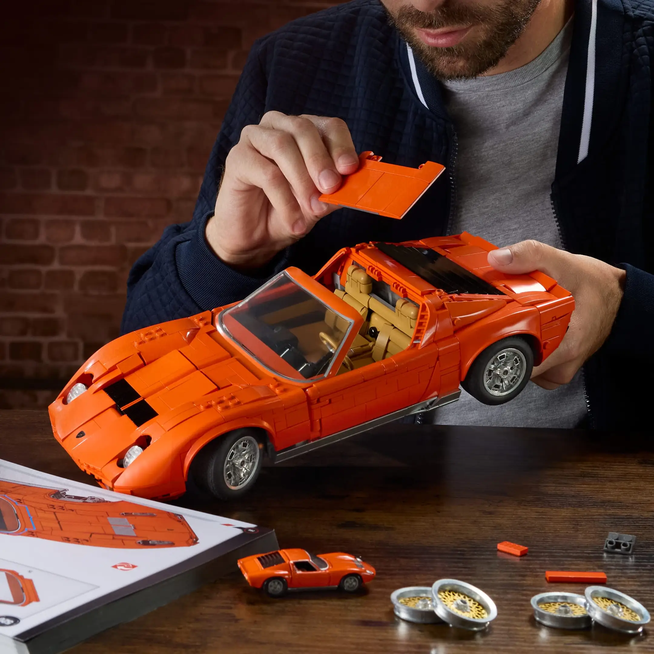 Mattel Brick Shop Hot Wheels '71 Lamborghini Miura P400 SV