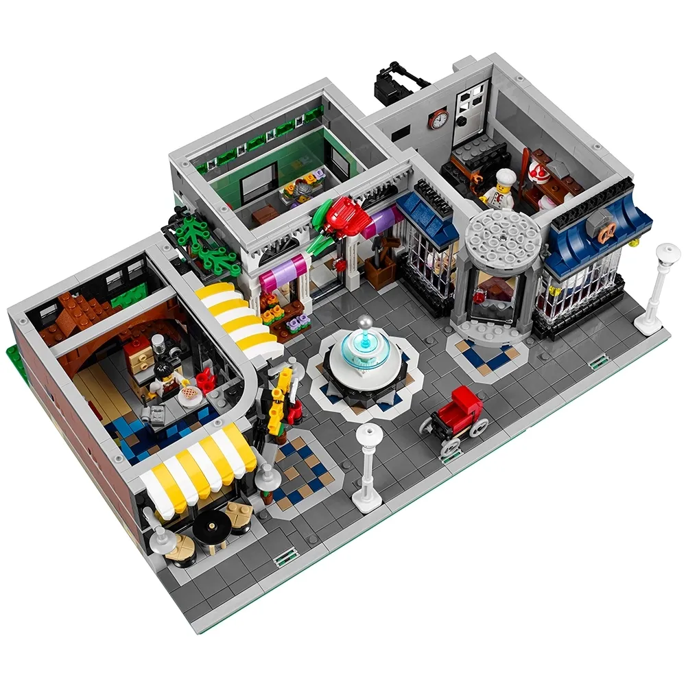 LEGO Creator Expert Assembly Square Set 10255 SetDB