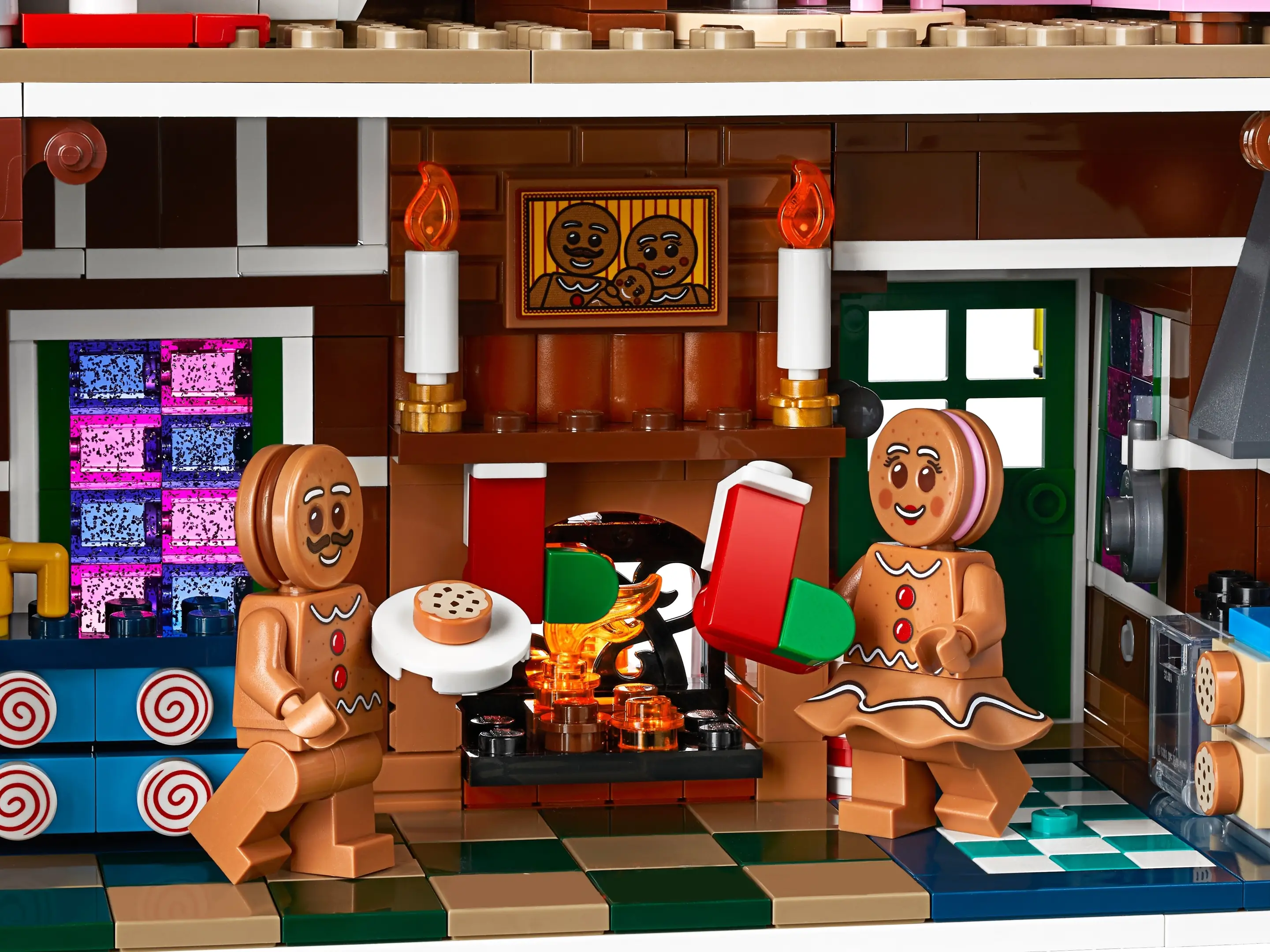 LEGO Creator Expert Gingerbread House Set 10267 SetDB