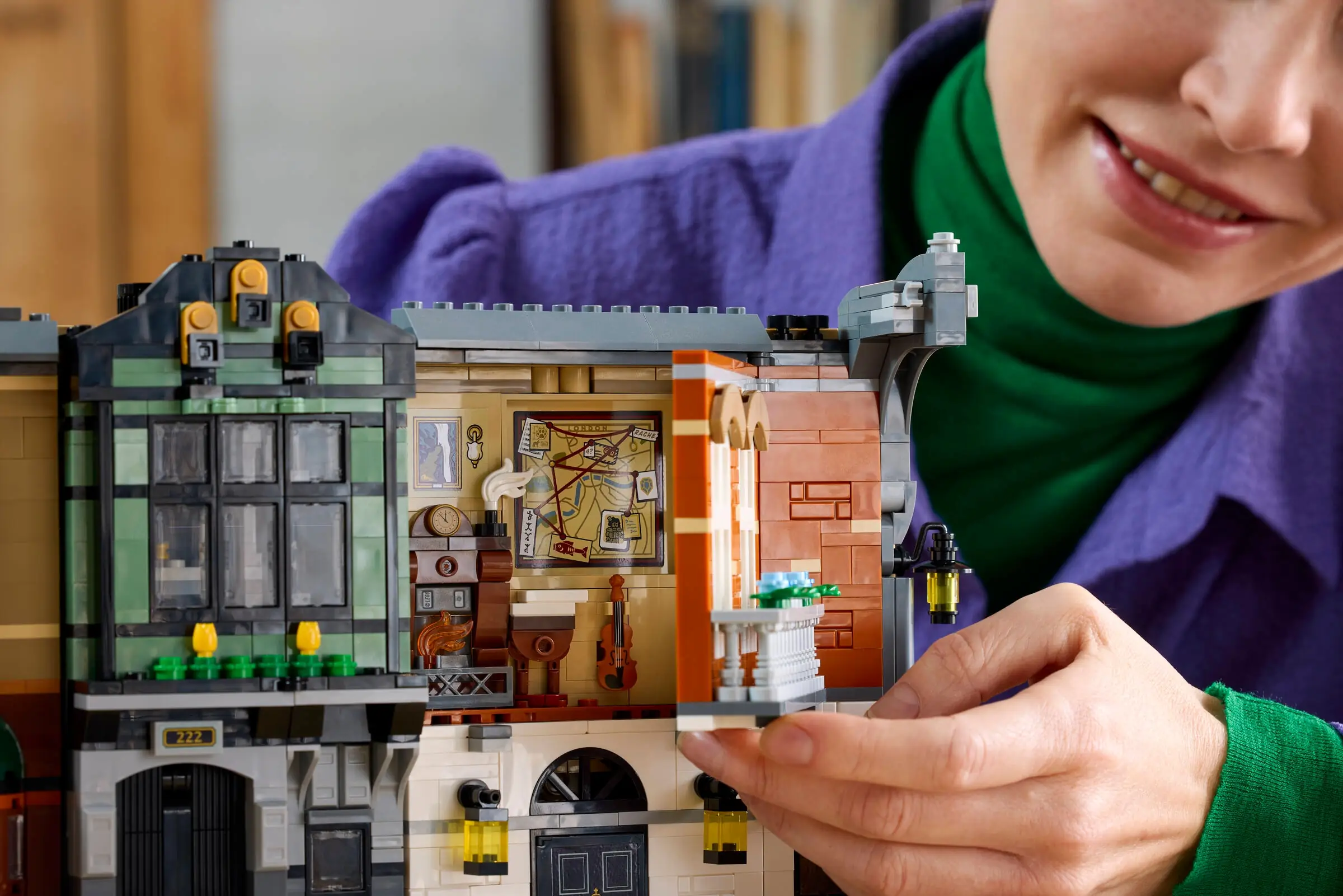 LEGO LEGO Icons Sherlock Holmes Book Nook • Set 10351