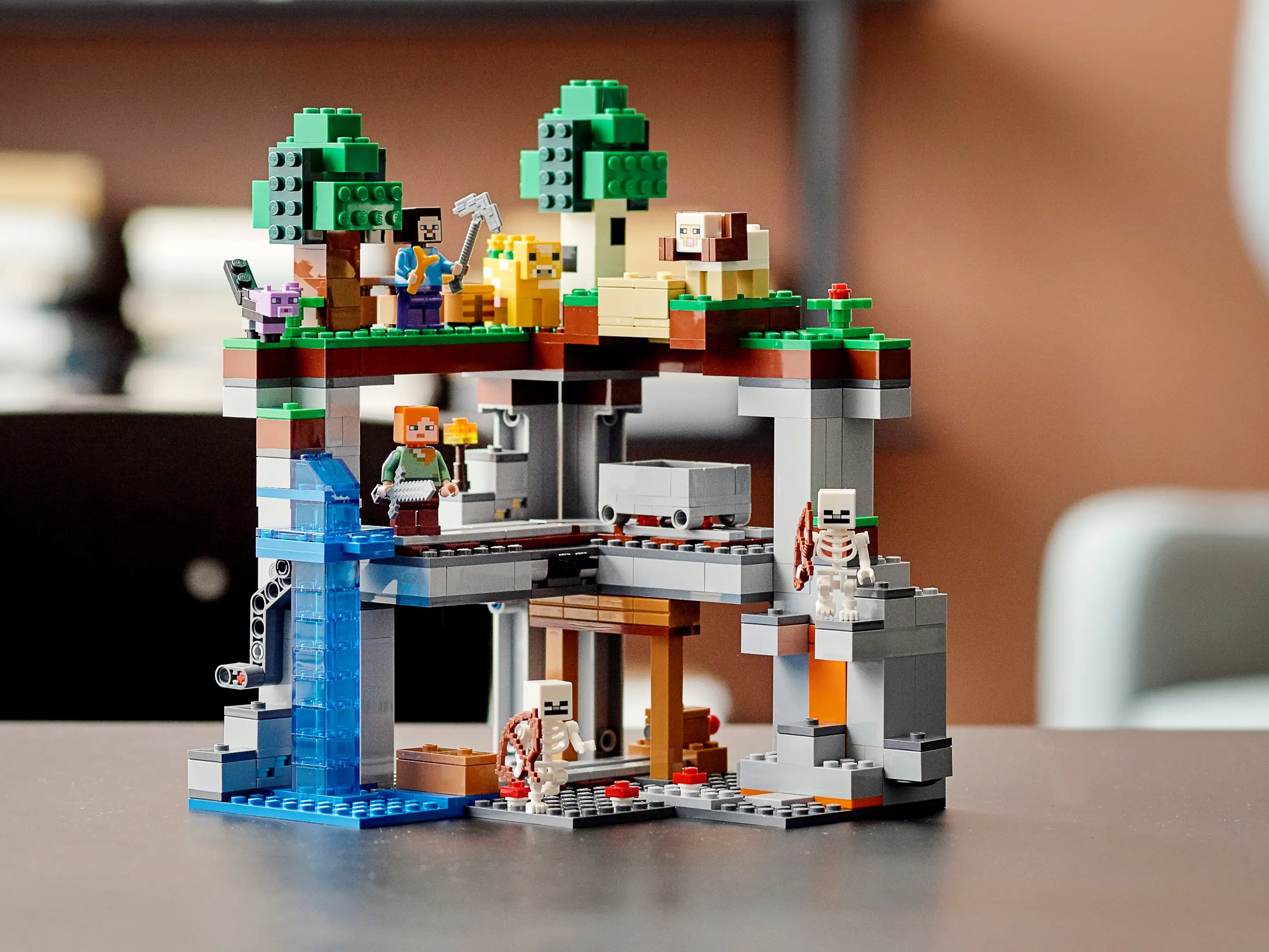 LEGO Minecraft The First Adventure Set 21169 SetDB