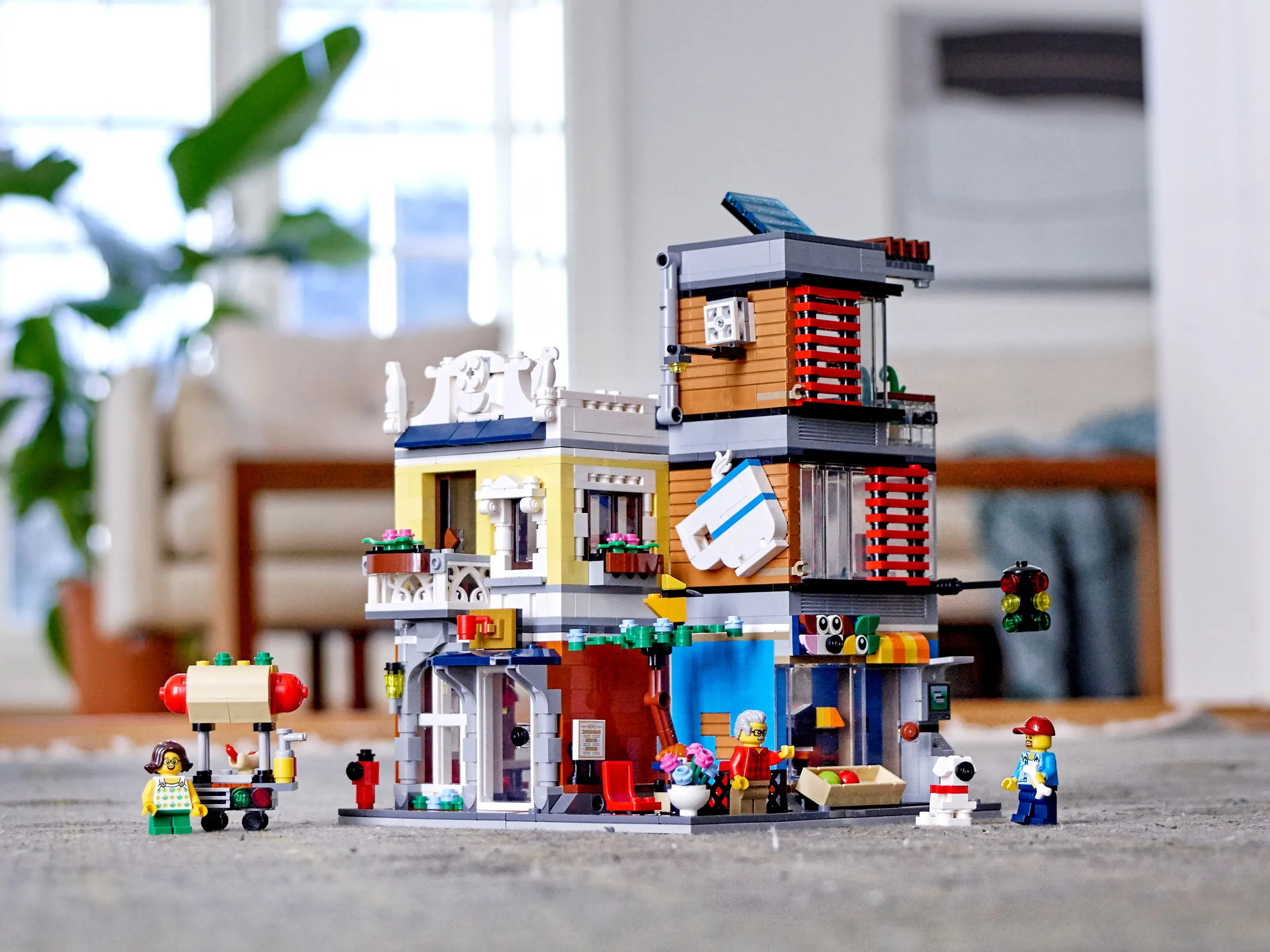 Lego Pet Shop And Cafe Moc LEGO Creator 3-in-1: Townhouse Pet Shop