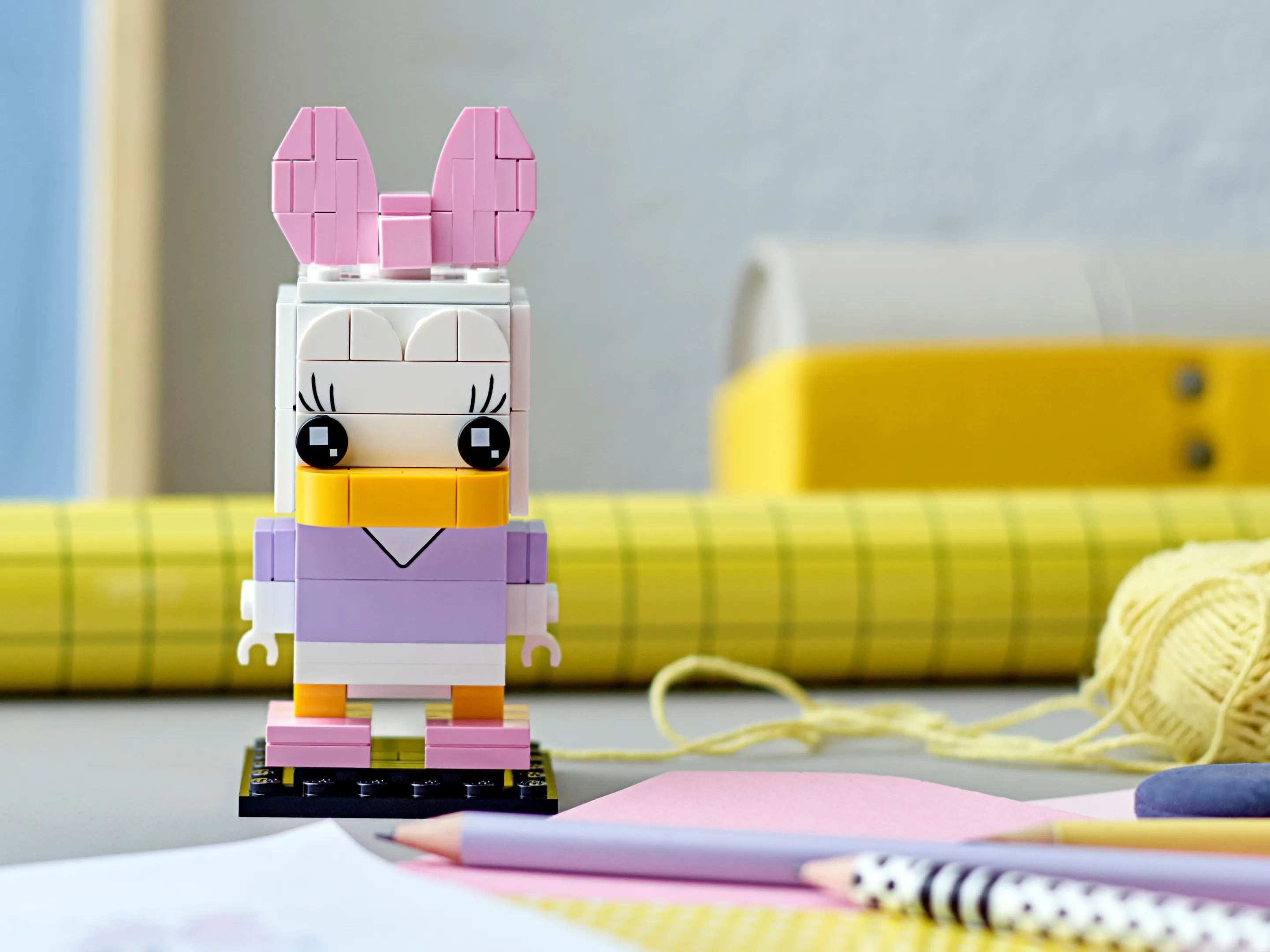 LEGO BrickHeadz Daisy Duck Set 40476 SetDB