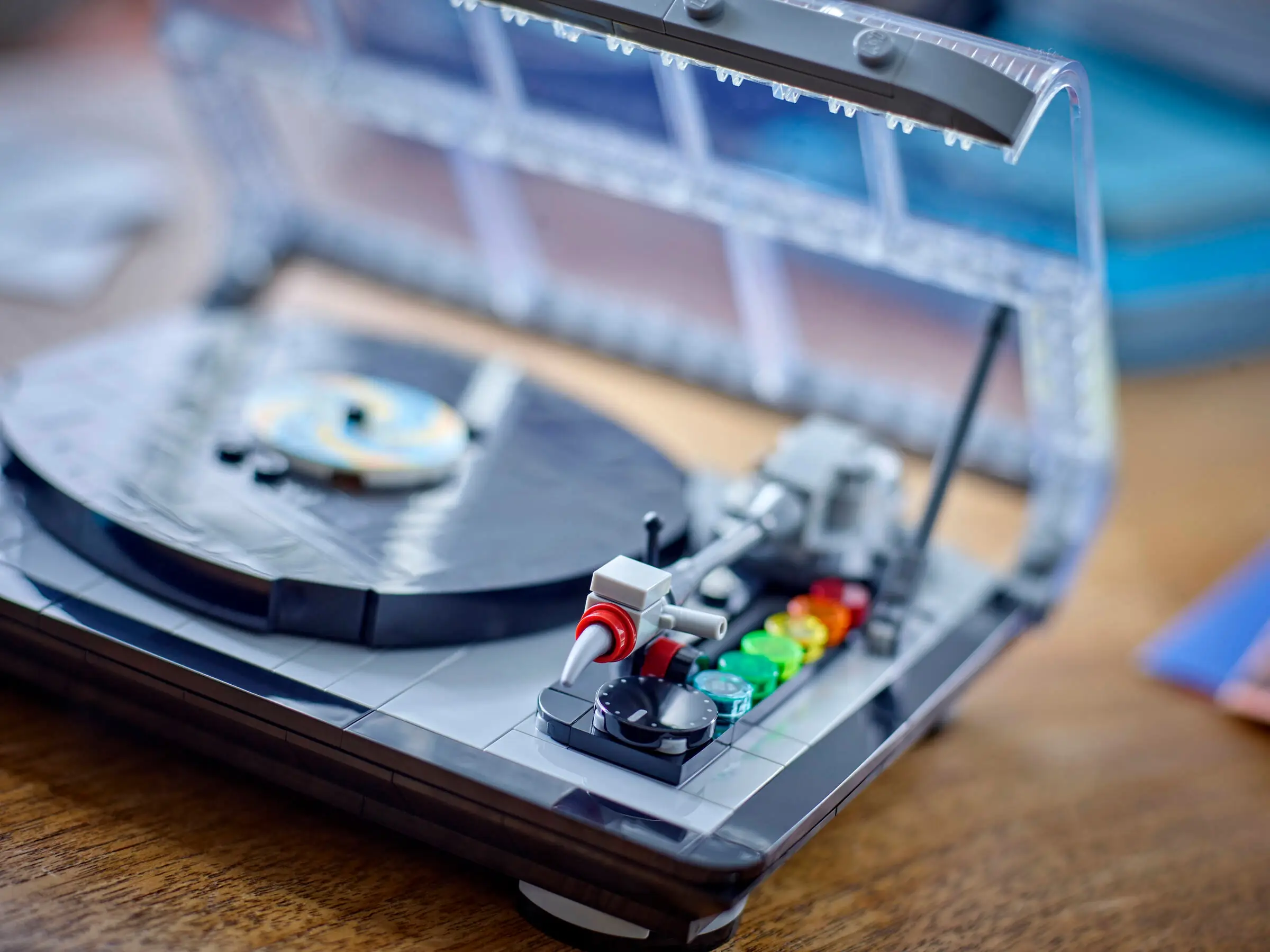LEGO Retro Record Player • Set 40699 • SetDB