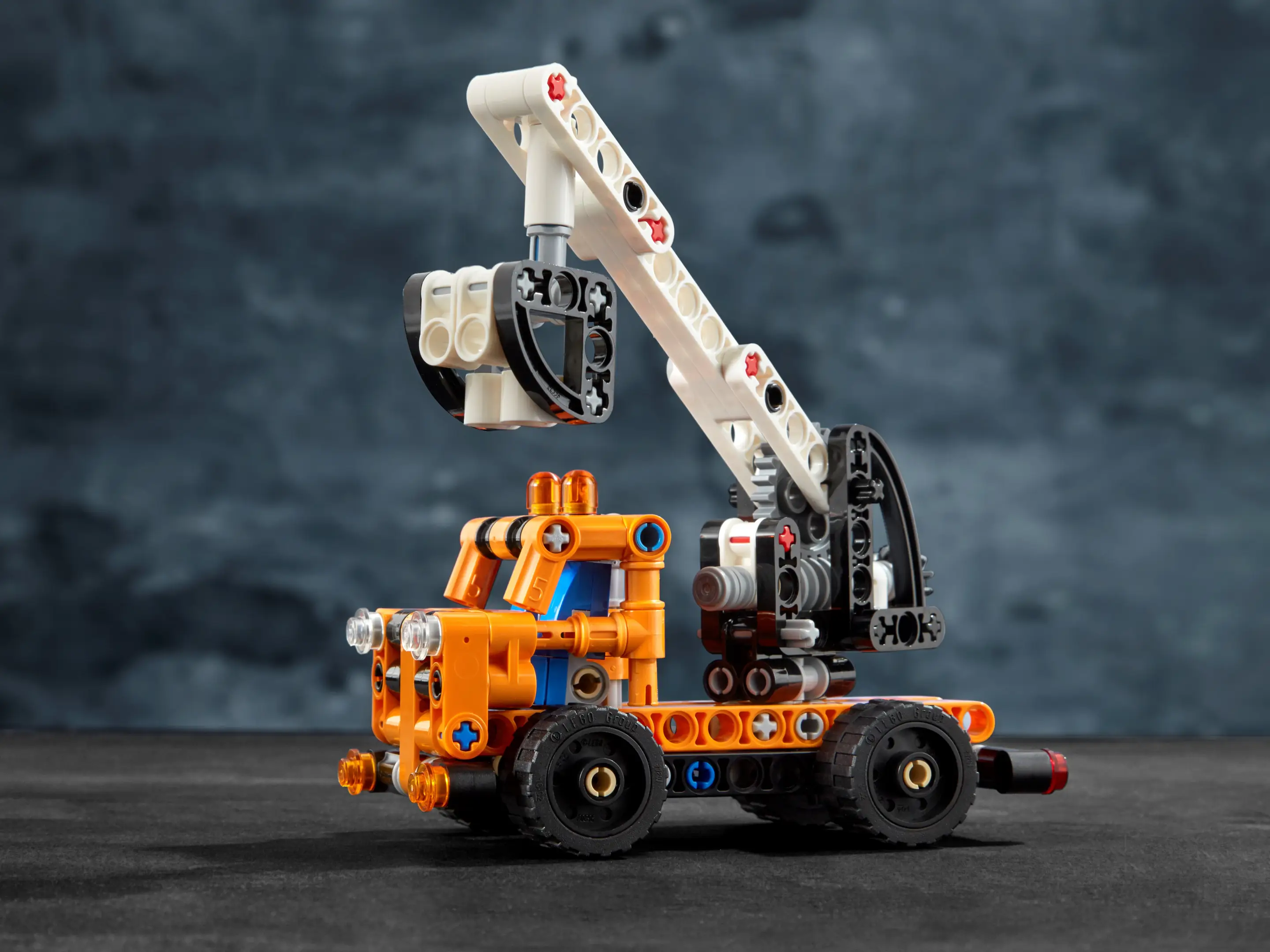 LEGO Technic Cherry Picker • Set 42088 • SetDB