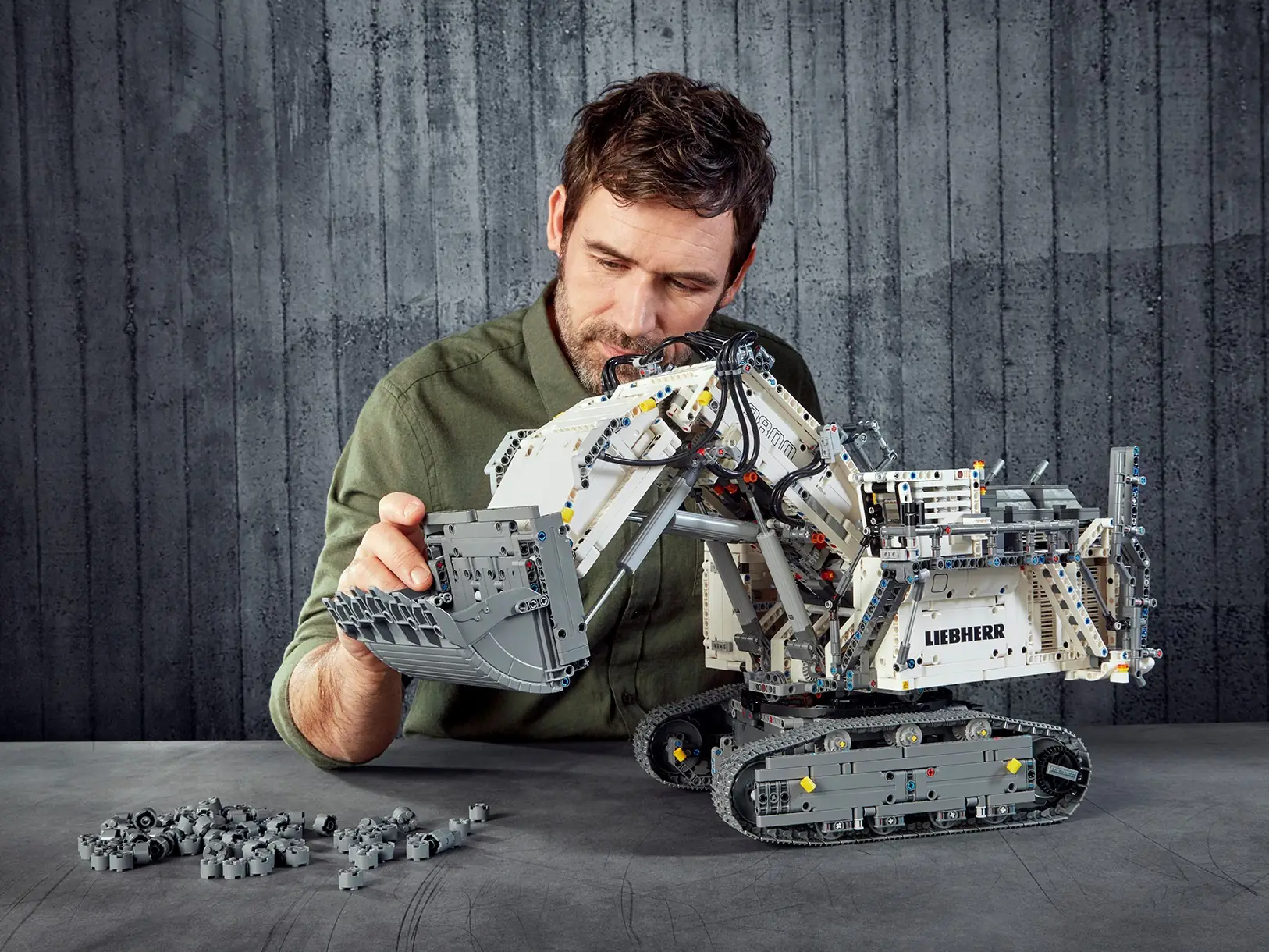 LEGO Powered UP Technic Liebherr R 9800 Excavator