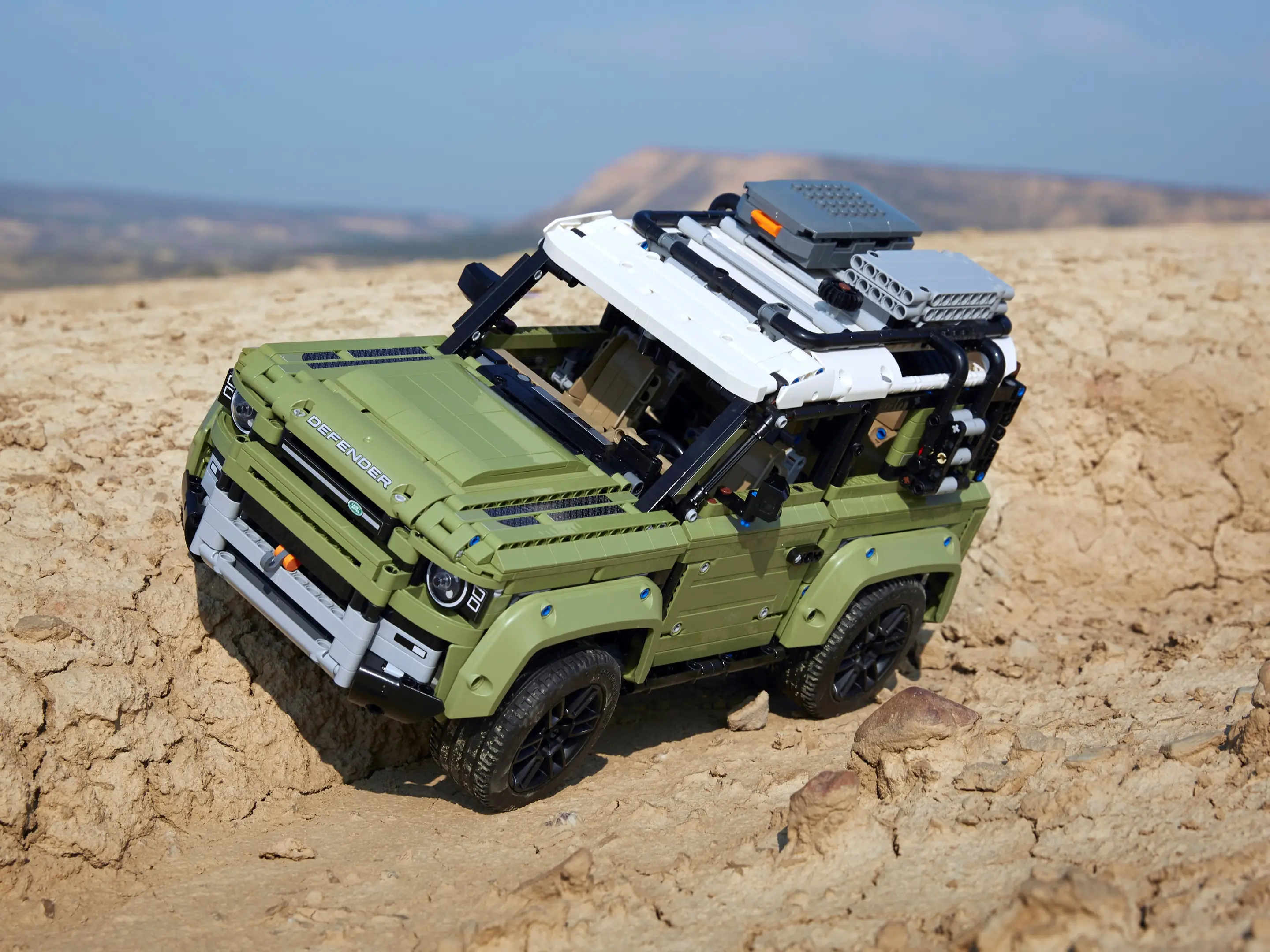 LEGO Technic Land Rover Defender • Set 42110 • SetDB