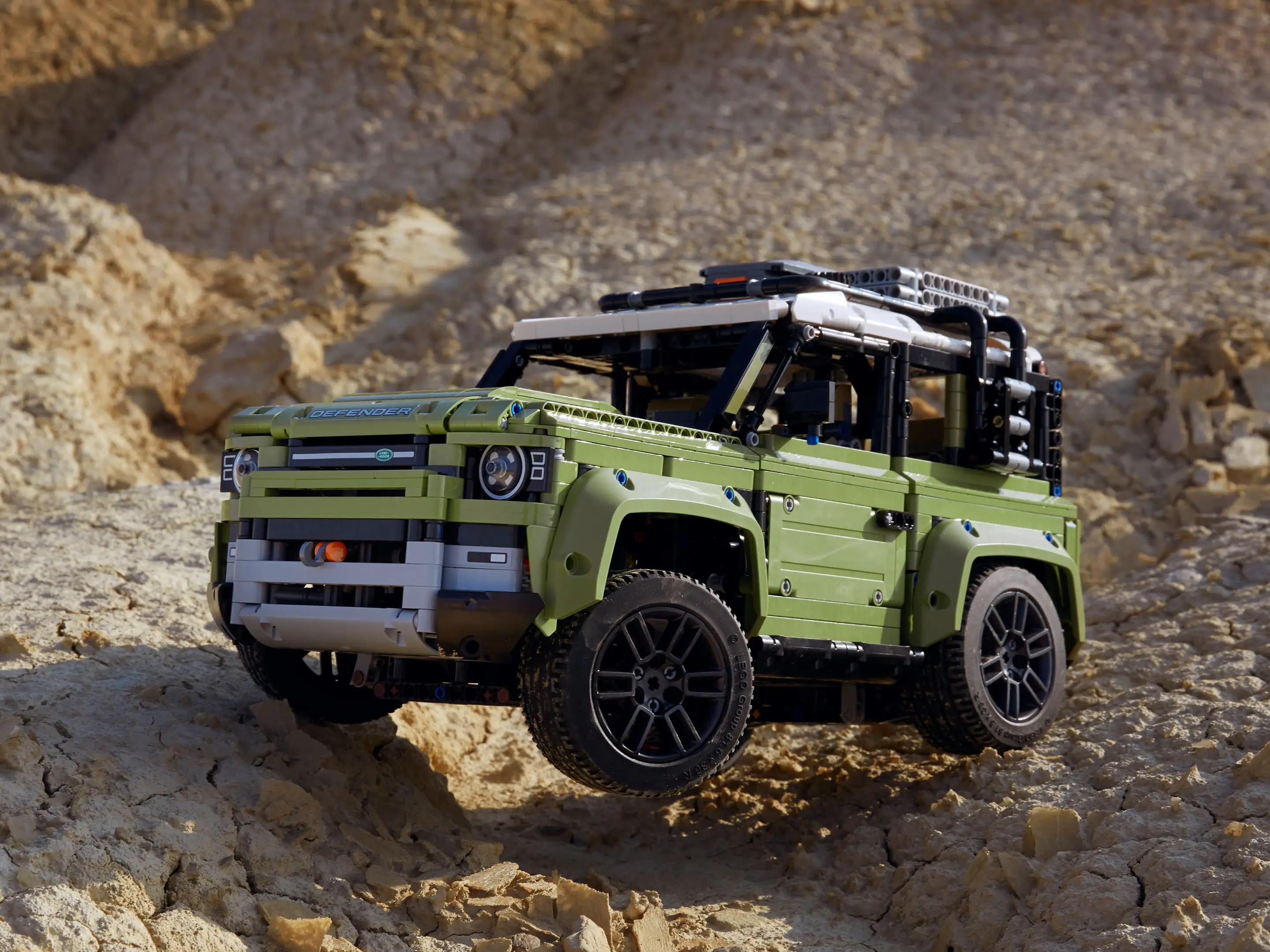 LEGO Technic Land Rover Defender • Set 42110 • SetDB