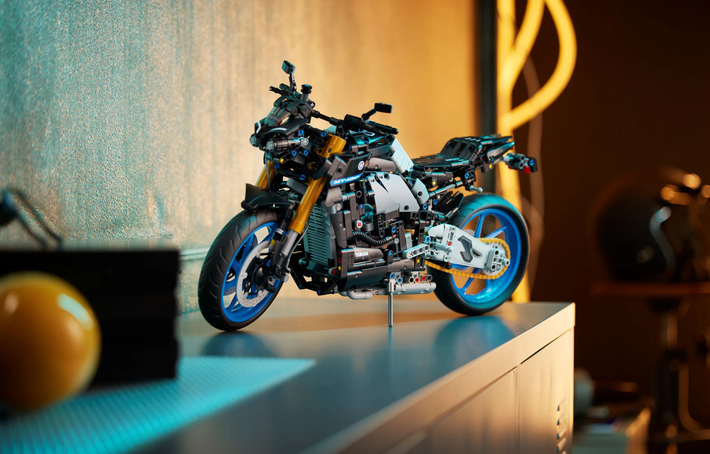 LEGO Technic Yamaha MT-10 SP • Set 42159 • SetDB