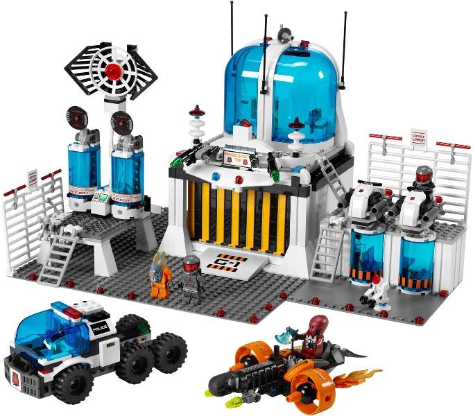 LEGO Space Police Central • Set 5985 • SetDB