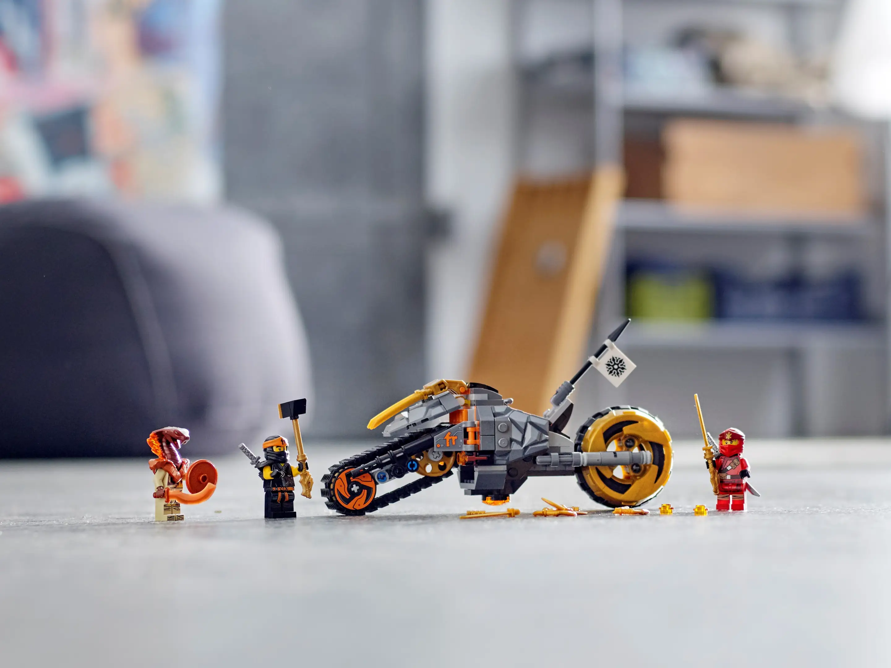 LEGO NINJAGO Cole s Dirt Bike Set 70672 SetDB