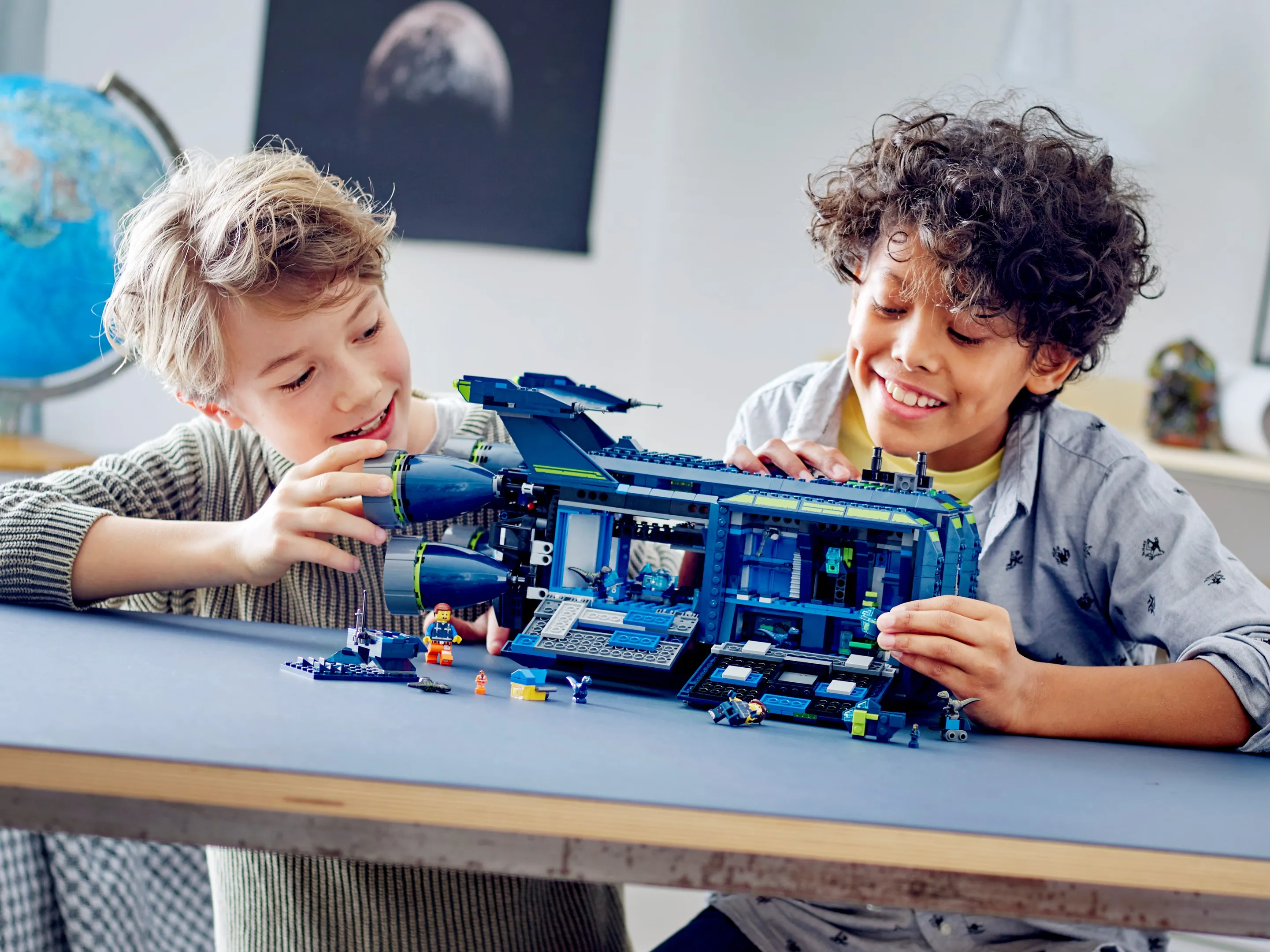 LEGO THE LEGO MOVIE The Rexcelsior! • Set 70839 • SetDB