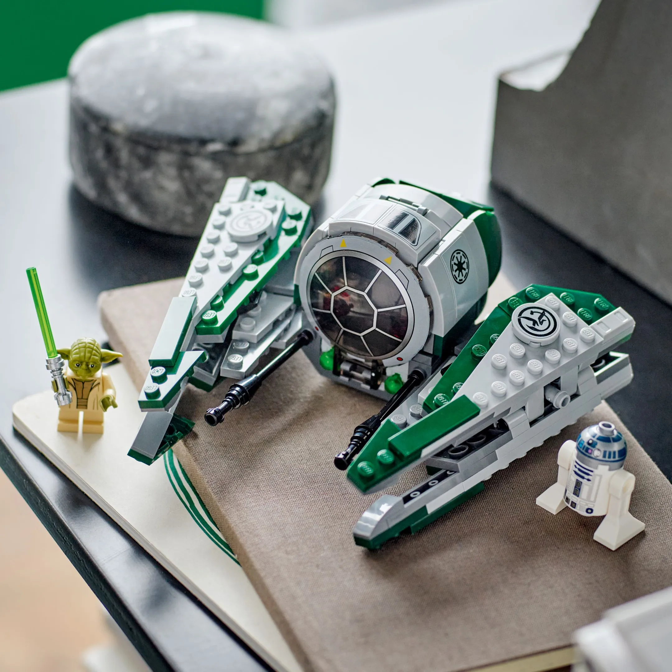 UNRELEASED Star Wars Yoda’s Jedi Starfighter 2024 75360 IN HAND!