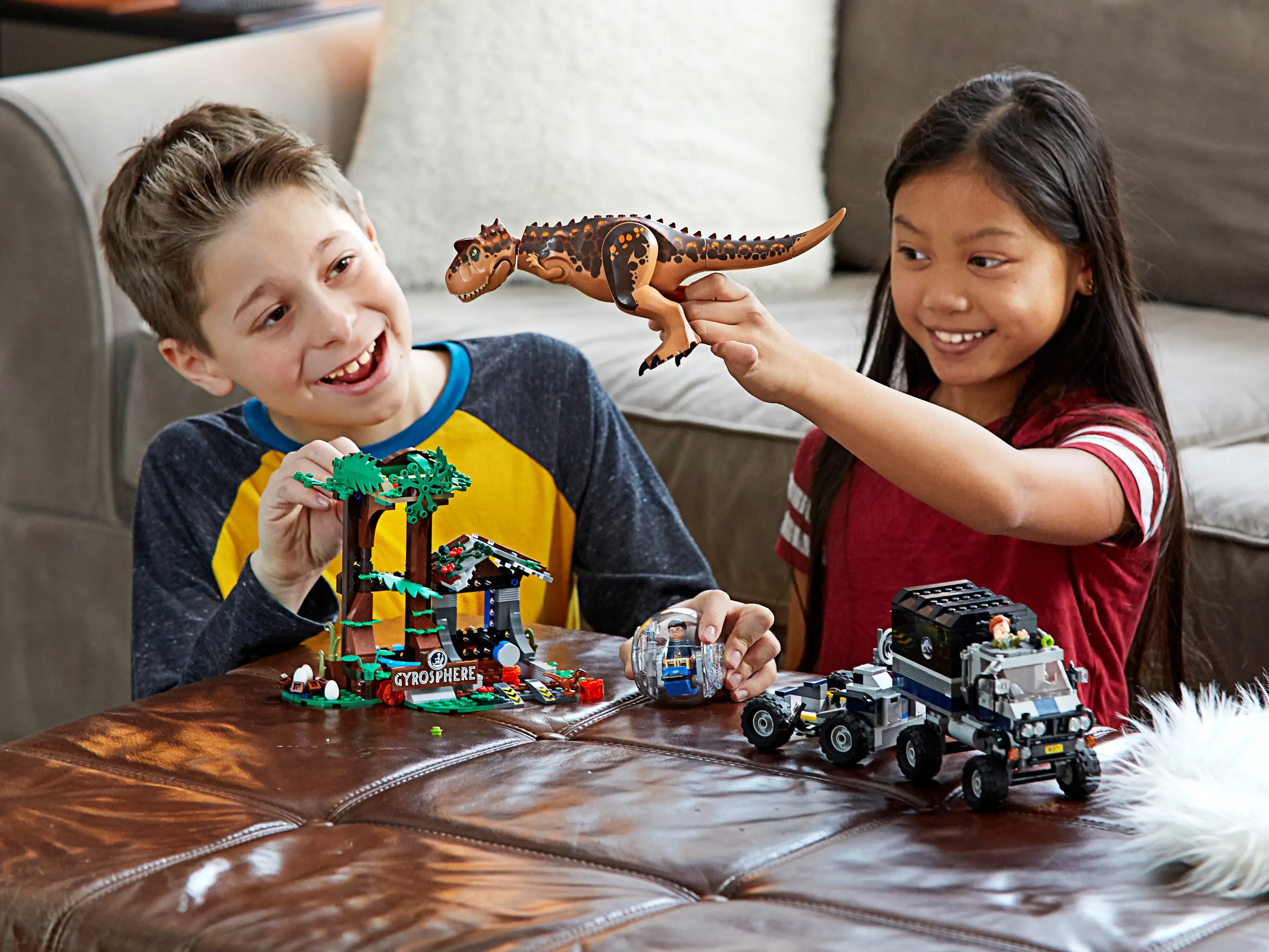 LEGO Jurassic World Carnotaurus Gyrosphere Escape