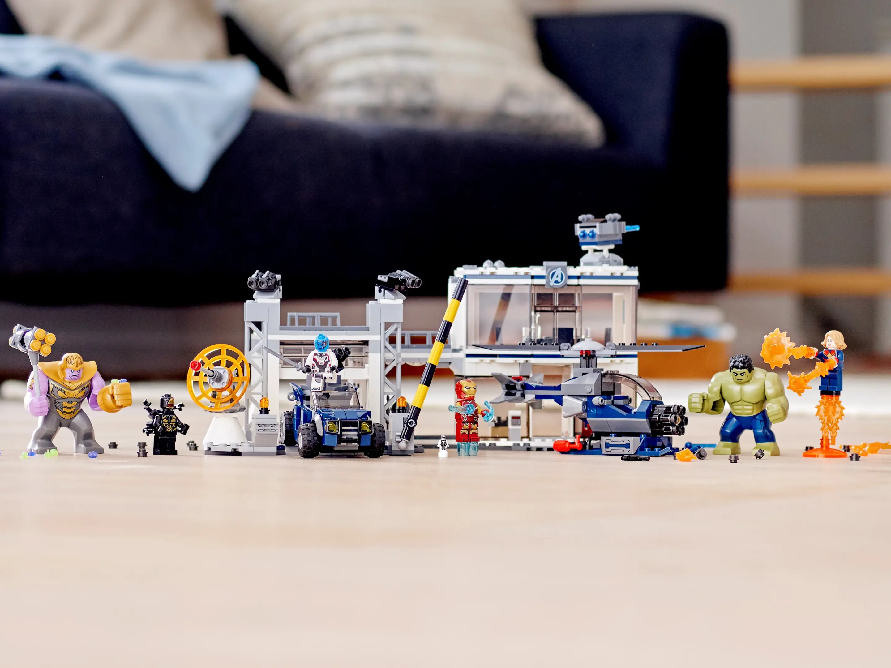 LEGO Marvel Avengers Compound Battle Set 76131 SetDB