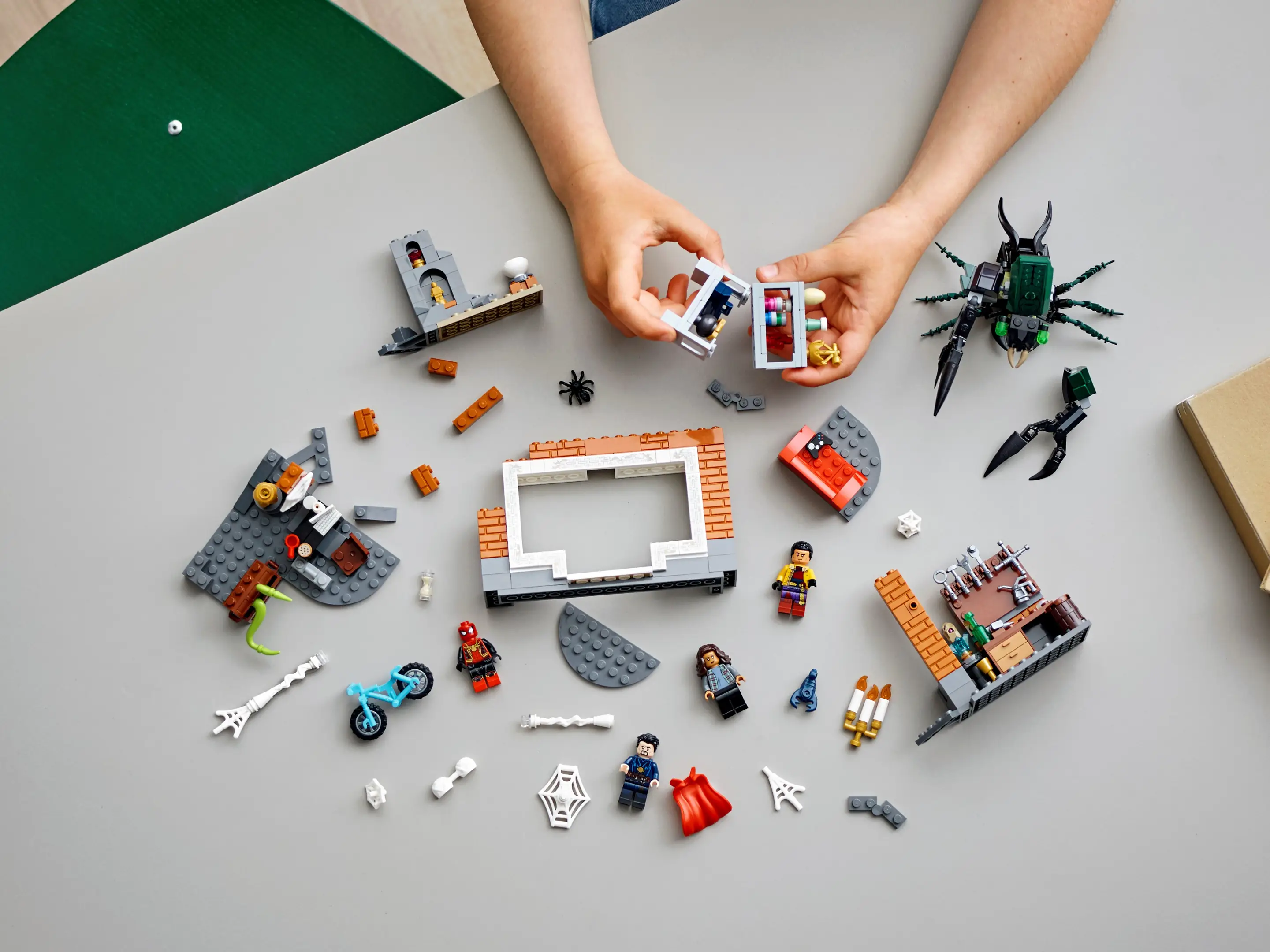 LEGO Marvel Spider-Man at the Sanctum Workshop • Set 76185