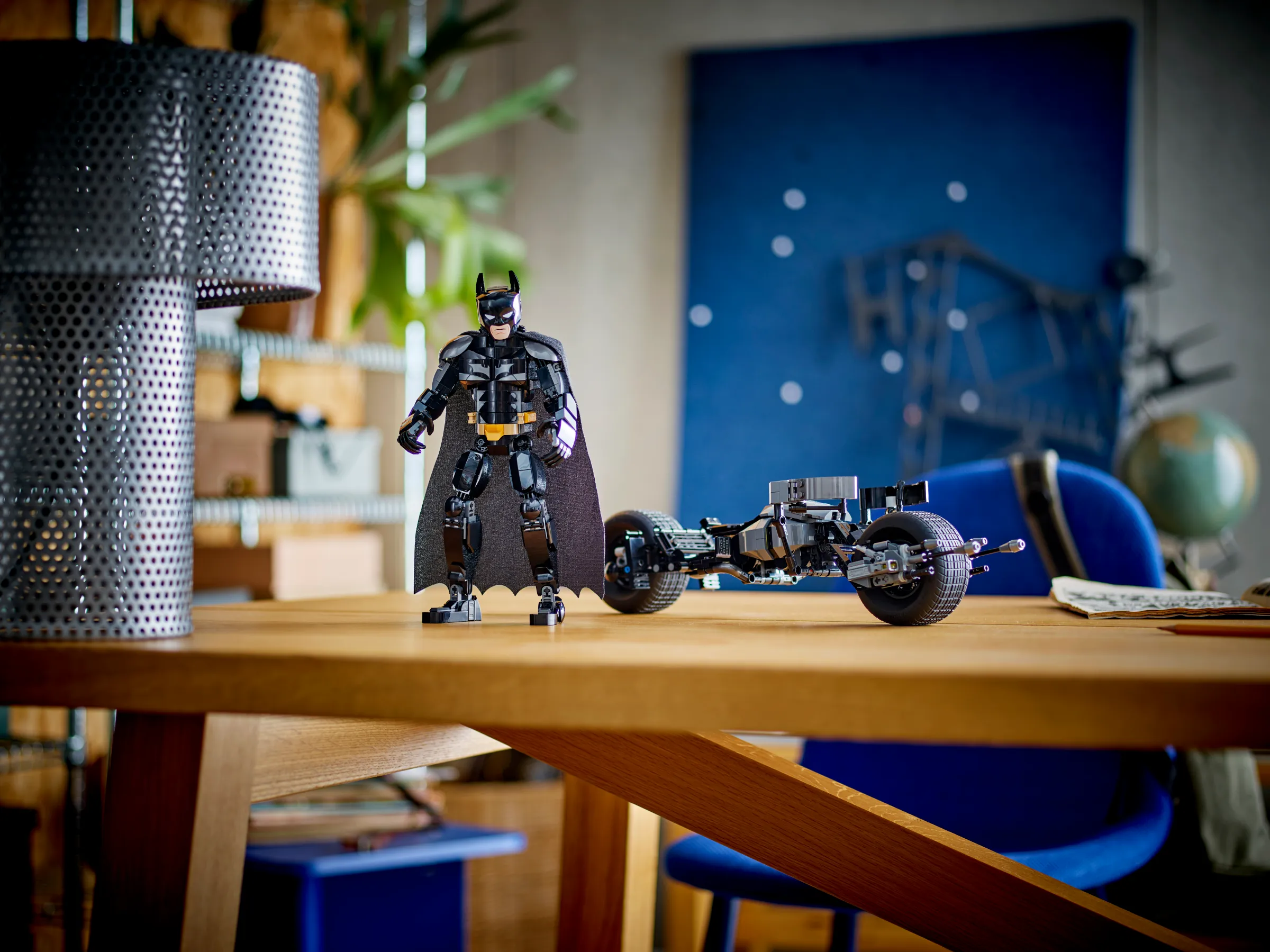 LEGO Batman Construction Figure and the Bat-Pod Bike - Main Image