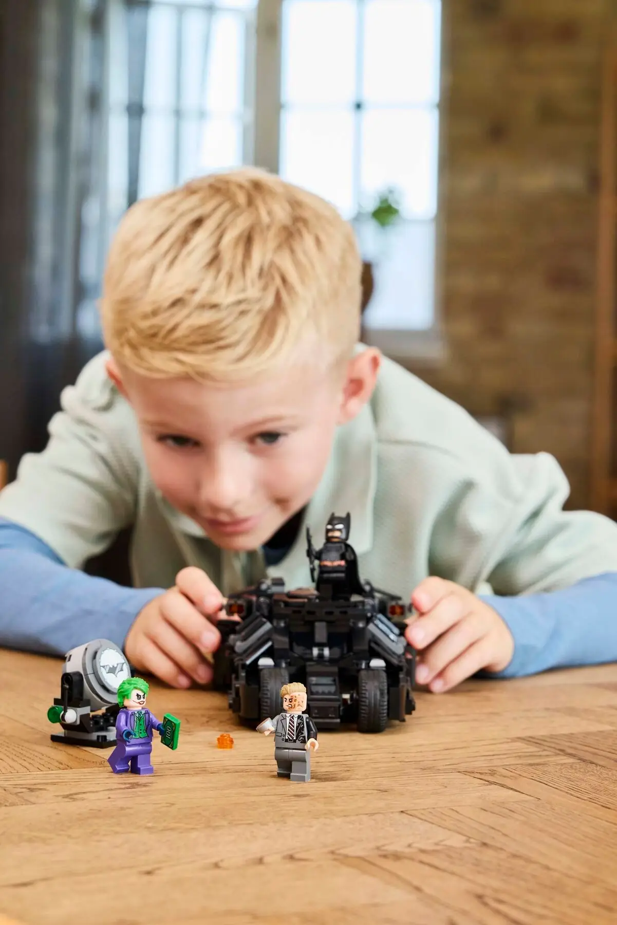 LEGO Batman Tumbler vs. Two-Face & The Joker • Set 76303 LEGO Batman Tumbler vs. Two-Face & The Joker • Set 76303