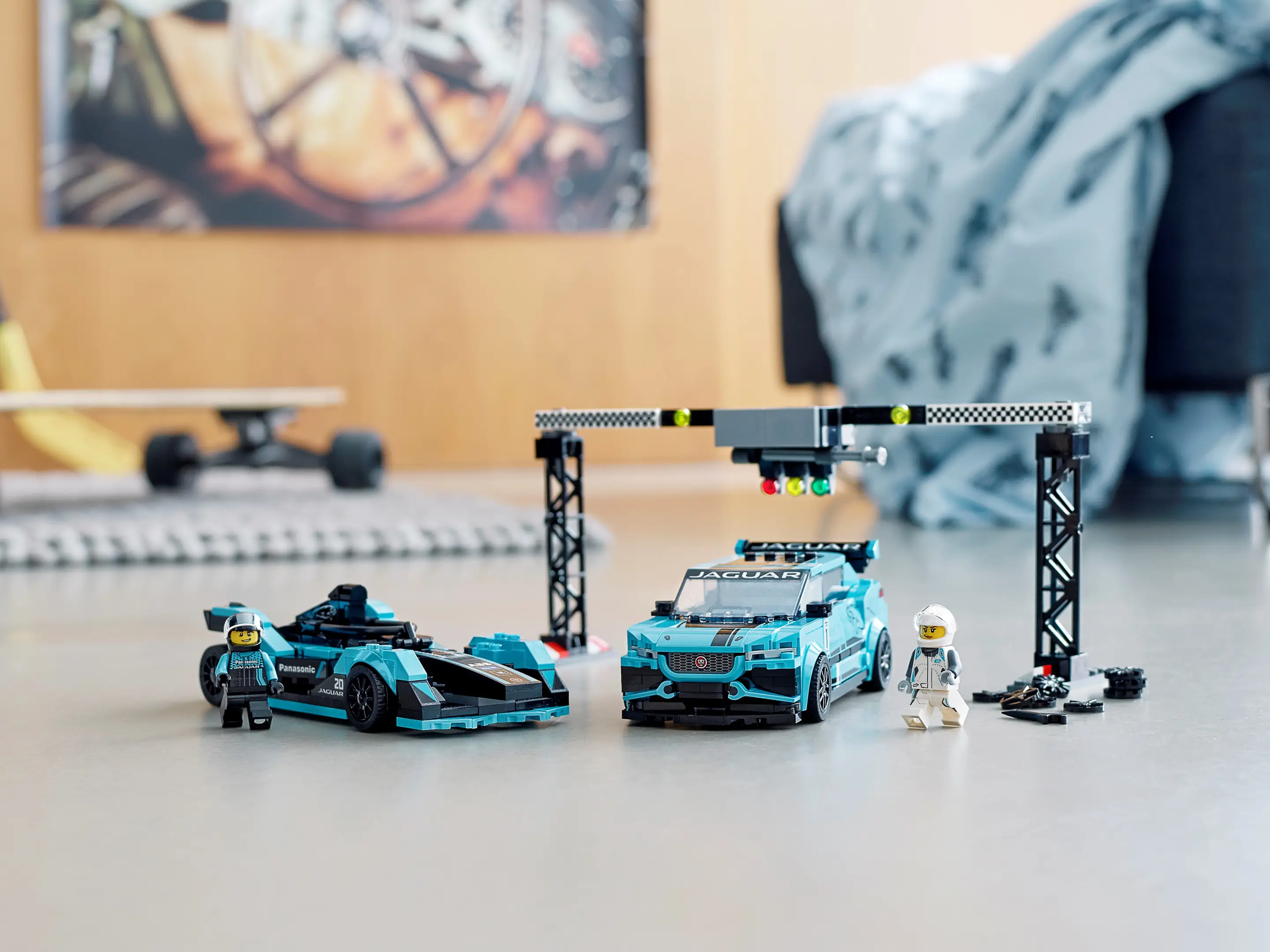 LEGO Speed Champions Formula E Panasonic Jaguar Racing GEN2 car Jaguar I PACE eTROPHY