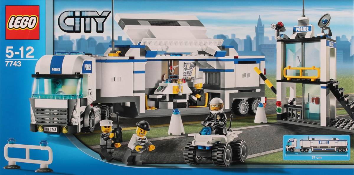 LEGO City Police Command Center • Set 7743 • SetDB