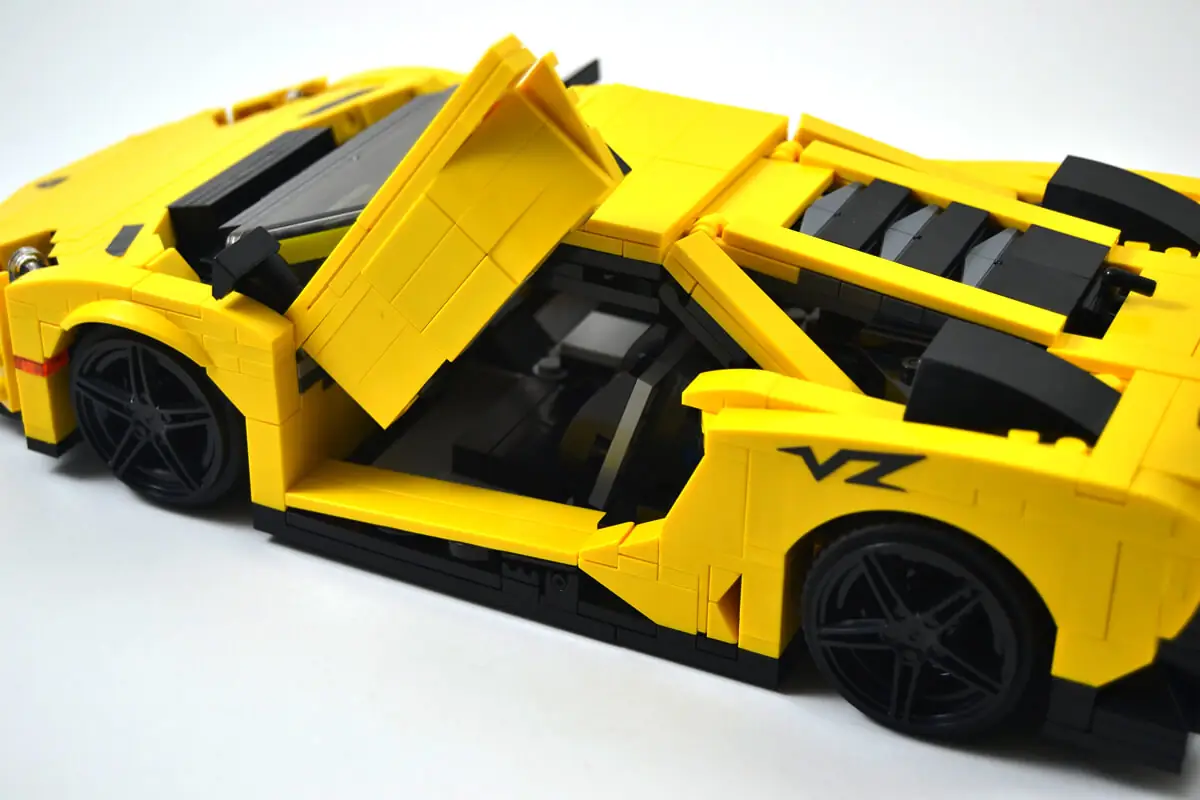 Xingbao The Yellow Flash Racing Car • Set XB-03008 • SetDB